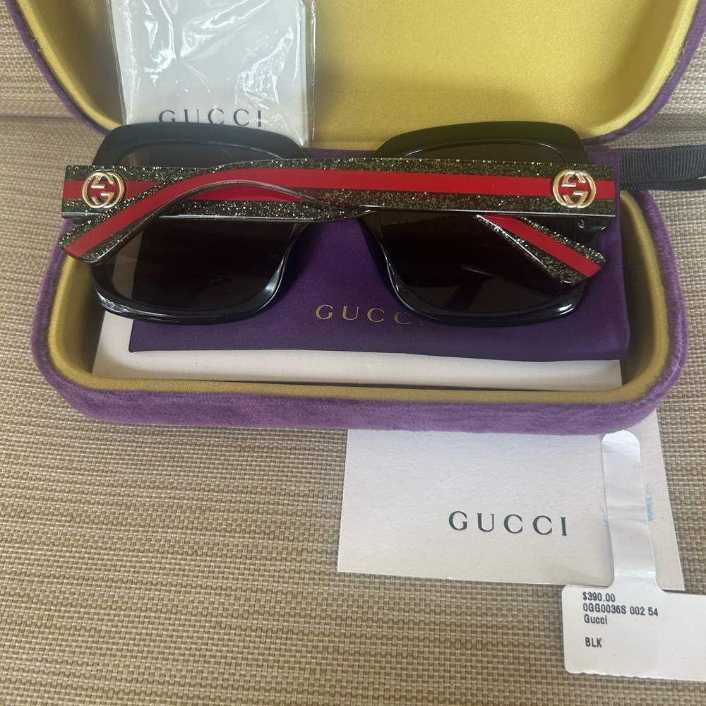 NOT FOR SALE—-Black Gucci Sunglasses